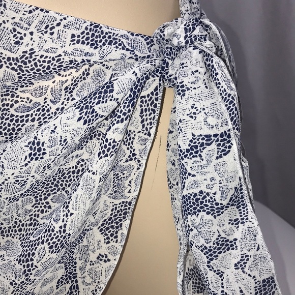 Zuliana Short Sarong Made in USA - Picture 2 of 3